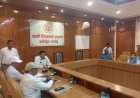 Hardoi: जनहित मामलों में देरी बर्दाश्त नहीं: समीक्षा बैठक में एडीएम का सख्त रुख, एसडीओ सिंचाई पर कार्रवाई के निर्देश