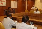 निपुण भारत की समीक्षा बैठक में डीएम ने दिए निर्देश, गुणवत्तापूर्ण शिक्षा और छात्र नामांकन पर जोर