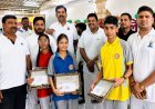 Sitapur : अंतर्राष्ट्रीय योग दिवस पर विद्यार्थियों ने मारी बाजी, जिला पुलिस लाइन में मंत्रियों और अधिकारियों ने किया सम्मानित