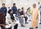 सीएम योगी का जनता दर्शन: मथुरा के बुजुर्ग की शिकायत पर सीधे डीएम को फोन, बोले- खुद मौके पर जाकर हटाएं अतिक्रमण
