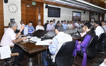 Lucknow : उत्तर प्रदेश इंटरनेशनल ट्रेड शो को भव्य बनाने की तैयारी, मुख्य सचिव ने दिए समय पर काम पूरा करने के निर्देश