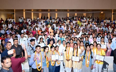 Lucknow : मेधावी छात्र ही विकसित भारत के असली निर्माता, उप मुख्यमंत्री ने होनहार विद्यार्थियों को किया सम्मानित