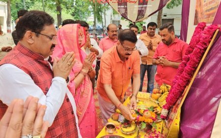 Hardoi: जिला पंचायत अध्यक्ष प्रेमावती ने किया बालाजी महाराज का पूजन-अर्चन, सर्वजन कल्याण की कामना। 