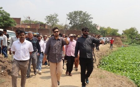 Hardoi: कछुआ तालाब के संरक्षण को लेकर सख्त हुए डीएम, सौंदर्यीकरण का डिजाइन जल्द तैयार करने के निर्देश। 