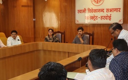 Hardoi: जल जीवन मिशन की धीमी प्रगति पर डीएम सख्त, जेई और जल निगम अधिकारियों को लगाई कड़ी फटकार।