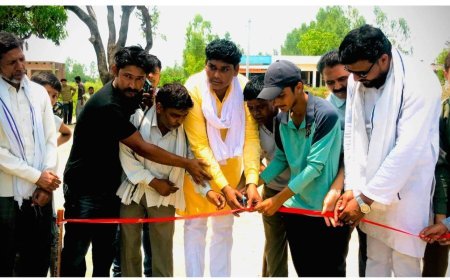 Hardoi : क्रिकेट टूर्नामेंट का प्रदेश अध्यक्ष रफीक लम्बू ने किया शुभारंभ, विजेता टीम ने दर्ज की शानदार जीत