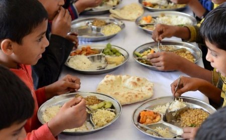 Lucknow : योगी सरकार की पौष्टिक थाली से मजबूत हो रही नई पीढ़ी, पीएम पोषण योजना से बच्चों को मिल रहा संतुलित एवं गुणवत्तापूर्ण भोजन