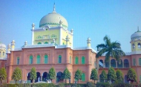 Deoband : दारुल उलूम में छुट्टियां खत्म होने के बाद पढ़ाई दोबारा शुरू, छात्रों के मल्टीमीडिया मोबाइल रखने पर लगी रोक