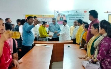 Hardoi : एएमएस आदेश वापस न होने पर डिप्टी सीएम कार्यालय का घेराव करेंगे एनएचएम संविदा कर्मचारी