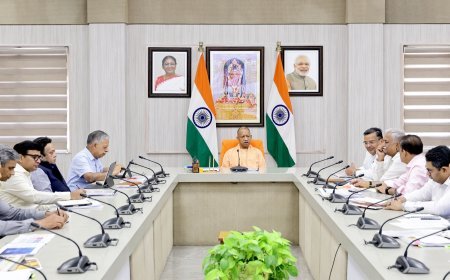 Lucknow: मुख्यमंत्री ने की तैयारियों की समीक्षा, अधिकारियों को दिए आवश्यक दिशा-निर्देश