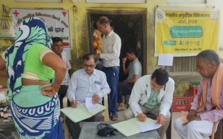Hathras: कौमरी एवं टिकारी में लगा आयुष आपके द्वारा शिविर