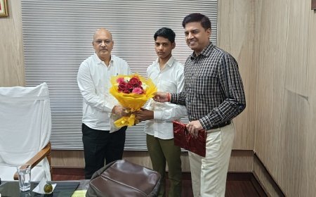 Lucknow: आर्थिक अभावों को मात देकर बाराबंकी के छात्र शिवा ने JEE Advanced 2026 में हासिल की सफलता