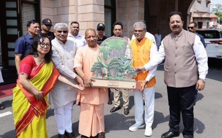 Lucknow: एक पेड़ मां के नाम' कार्यक्रम में सम्मानित हुईं प्रतिभाएं, छात्र-छात्राओं और ग्राम प्रधानों ने सीएम योगी का जताया आभार