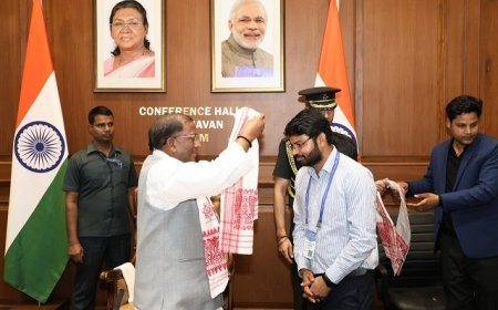 असम राजभवन में प्रो. डॉ. सुधांशु त्रिवेदी का सम्मान, राज्यपाल लक्ष्मण प्रसाद आचार्य ने किया आमंत्रित