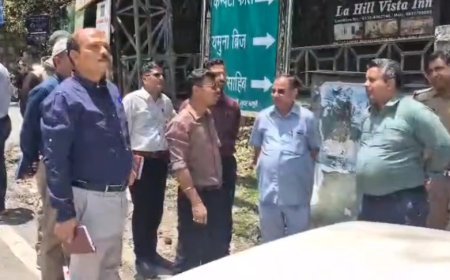मसूरी के जाम पर प्रशासन सख्त, सड़कों पर उतरे एसडीएम राहुल आनंद, अतिक्रमण हटाने और अवैध पार्किंग पर कार्रवाई के निर्देश
