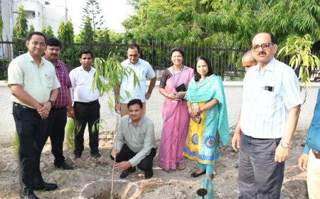 Lucknow : विश्व पर्यावरण दिवस पर राज्य ग्राम्य विकास संस्थान और सभी जिला केंद्रों में हुआ बड़े पैमाने पर वृक्षारोपण