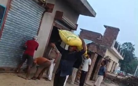 Sitapur : सहकारी समितियों में यूरिया वितरण में धांधली का आरोप, किसान मंच ने जताई नाराजगी