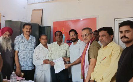 Bajpur: नए गैस कनेक्शन जारी करने को लेकर प्रबंधन को ज्ञापन सोपा 