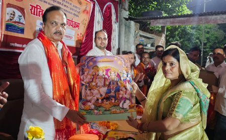 Hardoi : सवायजपुर विधायक ने भुसेहरा गांव में लगाई रात्रि चौपाल, ग्रामीणों से संवाद कर सुनीं समस्याएं