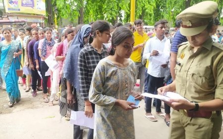 Lucknow : उत्तर प्रदेश पुलिस सिपाही भर्ती परीक्षा शुरू, 75 जिलों में करीब 29 लाख अभ्यर्थी देंगे परीक्षा
