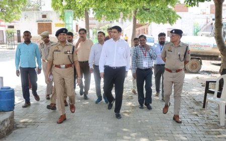 Hathras : हाथरस में पुलिस भर्ती परीक्षा के पहले दिन अधिकारियों ने केंद्रों का जायजा लिया