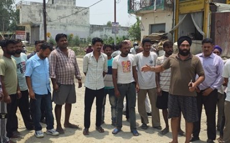Bazpur: एसडीएम के निर्देश पर बेरिया रोड बंद स्थानीय लोगों ने किया जमकर हंगामा