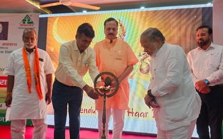Hardoi: सवायजपुर में किसान संगोष्ठी आयोजित, विधायक माधवेंद्र प्रताप सिंह ने किसानों से किया संवाद