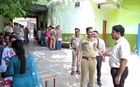 Sambhal: यूपी पुलिस भर्ती परीक्षा: 1801 अभ्यर्थी रहे अनुपस्थित, परीक्षार्थियों ने कहा- पेपर रहा ‘ईज़ी टू मॉडरेट’, सफलता की पूरी उम्मीद