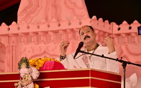 Ballia: दिव्य शिव महापुराण कथा का हुआ शुभारंभ, कथावाचक प्रदीप मिश्रा ने बलिया की पावन धरती को किया नमन
