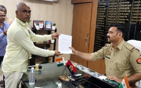 Lucknow: प्रदीप दुबे की बढ़ीं मुश्किलें! पूर्व सूचना अधिकारी ने भ्रष्टाचार समेत कई गंभीर आरोपों में दी तहरीर