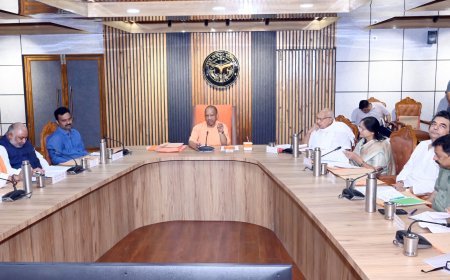 निर्माण कार्यों में लाएं तेजी, गुणवत्ता से न हो समझौता : मुख्यमंत्री योगी आदित्यनाथ