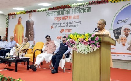 मुख्यमंत्री ने नोएडा इंटरनेशनल एयरपोर्ट, जेवर के निर्माण के लिए भूमि समर्पित करने वाले किसानों से किया संवाद