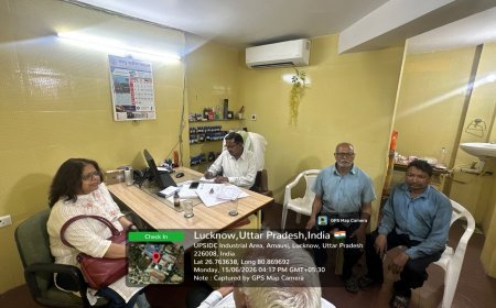 Lucknow : श्रमिकों के लिए लगा विशेष स्वास्थ्य शिविर, केंद्र सरकार की कल्याणकारी योजनाओं की दी गई जानकारी