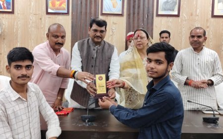 Hardoi : गांधी मैदान में विकसित भारत संकल्प सम्मेलन आयोजित, राज्यसभा सांसद ने गिनाईं सरकार की उपलब्धियां