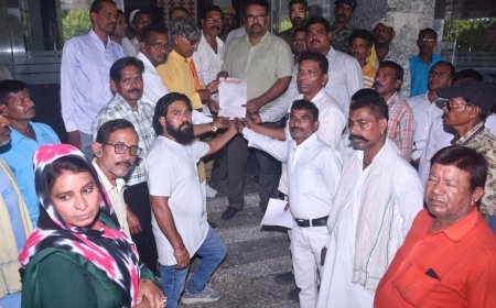 Kanpur : चतुर्थ श्रेणी कर्मचारी यूनियन ने अपर नगर आयुक्त को सौंपा मुख्यमंत्री के नाम ज्ञापन, संविदा कर्मियों को पक्का करने सहित कई मांगें शामिल