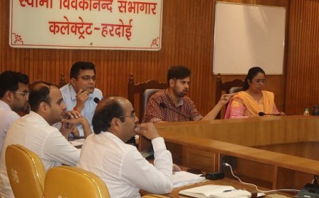 Hardoi: राजस्व वसूली में लापरवाही पर सख्त डीएम अनुनय झा, लक्ष्य पूरा न करने वाले अधिकारियों पर होगी कार्रवाई