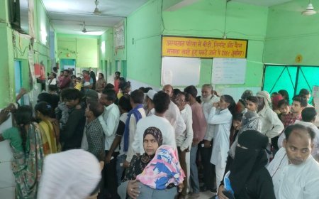 Sitapur : लहरपुर सीएचसी में डॉक्टरों की कमी से मरीज बेहाल, मात्र दो चिकित्सकों के भरोसे अस्पताल