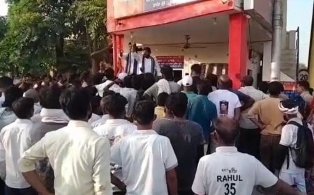 Deoband : खेत में ट्यूबवेल पर मिला युवक का शव, शिनाख्त से पहले मोर्चरी भेजने पर पुलिस चौकी पर ग्रामीणों का भारी हंगामा