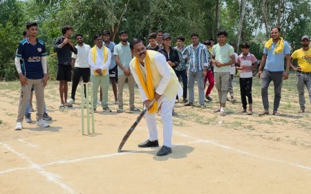 Sitapur : चैरेताली चैंपियन ट्रॉफी क्रिकेट टूर्नामेंट का हुआ भव्य आगाज, ग्रामीण प्रतिभाओं को मिलेगा मंच