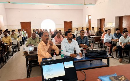 UP Teacher Training Program: उत्तर प्रदेश में प्राथमिक शिक्षा को मजबूत करने की बड़ी पहल, 20 जिलों के मेंटर्स ले रहे विशेष ट्रेनिंग