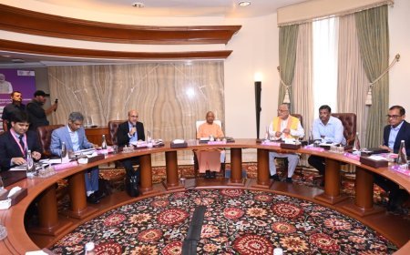 यूपी के विकास के लिए गूगल से हाथ मिलाएगी योगी सरकार, बेंगलुरु में दिग्गज निवेशकों के साथ बड़ी बैठक