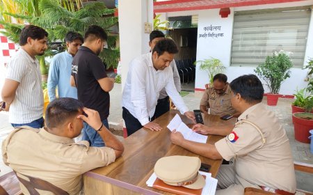 Sambhal : नबी की शान में कथित टिप्पणी पर फूटा गुस्सा, कार्रवाई की मांग को लेकर कोतवाली पहुंचे लोग