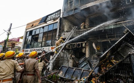 Lucknow : लखनऊ अग्निकांड के बाद परिवहन विभाग हुआ मुस्तैद, बसों में आग से सुरक्षा के पुख्ता इंतजाम जांचने के लिए शुरू होगा विशेष अभियान