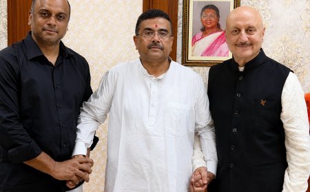 पश्चिम बंगाल के मुख्यमंत्री शुभेंदु अधिकारी से अचानक मिलने पहुंचे अभिनेता अनुपम खेर, जानिए दोनों के बीच क्या हुई बात!