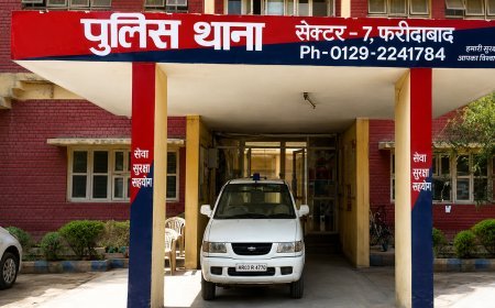 Faridabad Police Station Weapon Theft: फरीदाबाद में थाने के मालखाने से 32 हथियार गायब, विदेशी पिस्तौलें भी चोरी, मुंशी पर केस दर्ज