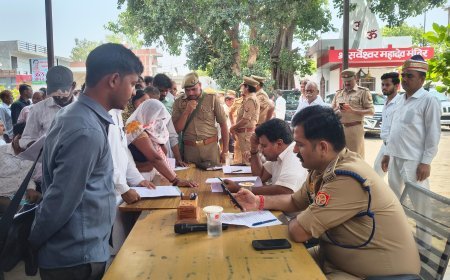 Sitapur : थाना समाधान दिवस पर डीएम और एसपी ने सुनीं जन समस्याएं, अधिकारियों को दिए सख्त निर्देश