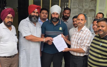 Bajpur : ग्राम प्रधानों ने ब्लॉक कार्यालय में की सांकेतिक तालाबंदी, कार्यों में लापरवाही का आरोप