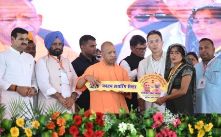 Pilibhit : योगी ने पीलीभीत को दी 569 करोड़ की सौगात, विस्थापित परिवारों को मिले जमीन के पट्टे और नागरिकता प्रमाणपत्र