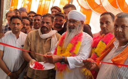 Bajpur : बरहैनी में श्याम ट्रेडर्स का उद्घाटन, प्लास्टिक कबाड़ काटने की मशीन के कारखाने की हुई शुरुआत