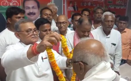 Sanatan Pandey Attack on BJP: बलिया में सपा सांसद सनातन पांडे का भाजपा पर बड़ा हमला, राम मंदिर चंदा चोरी और एनकाउंटर पर उठाए सवाल